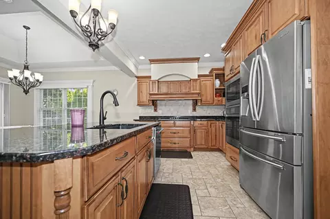 Kitchen - 18 Stonebrook Ct, Bloomington, IL 61704 photo 3 of 13
