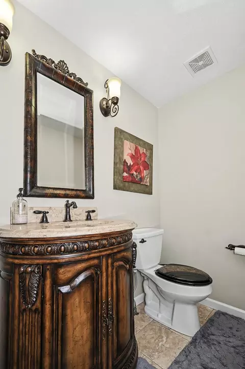 Bath - 18 Stonebrook Ct, Bloomington, IL 61704 photo 4 of 7