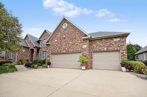 Exterior - 18 Stonebrook Ct, Bloomington, IL 61704 photo 15 of 30