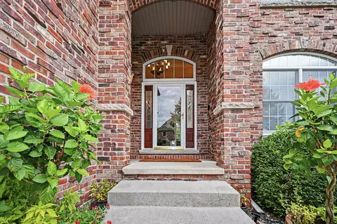 Entry Way - 18 Stonebrook Ct, Bloomington, IL 61704 photo 2 of 14