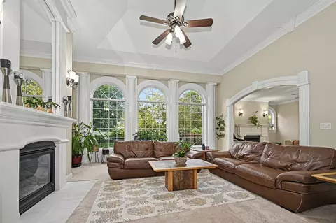 Living - 18 Stonebrook Ct, Bloomington, IL 61704 photo 2 of 14