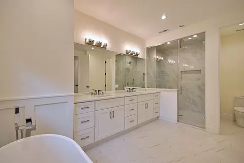 Bath - 310 N Nottingham Ave, Glenview, IL 60025 photo 10 of 15