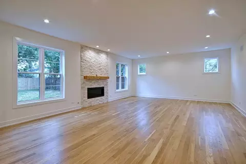 Living - 310 N Nottingham Ave, Glenview, IL 60025 photo 7 of 12