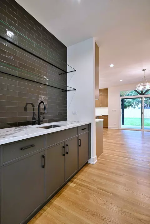 Kitchen - 310 N Nottingham Ave, Glenview, IL 60025 photo 2 of 13