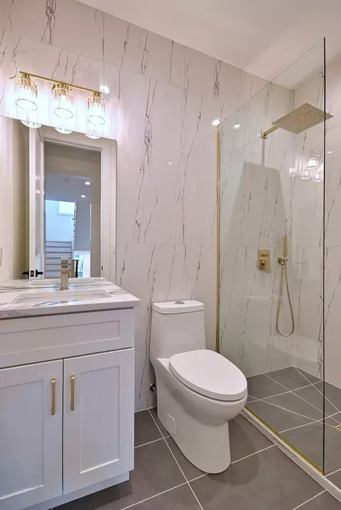 Bath - 310 N Nottingham Ave, Glenview, IL 60025 photo 2 of 15