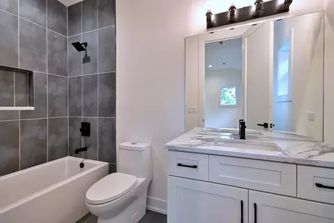 Bath - 310 N Nottingham Ave, Glenview, IL 60025 photo 12 of 15