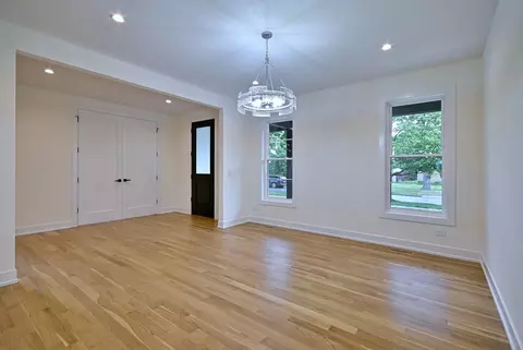 Living - 310 N Nottingham Ave, Glenview, IL 60025 photo 4 of 12