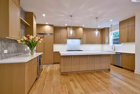 Kitchen - 310 N Nottingham Ave, Glenview, IL 60025 photo 5 of 13
