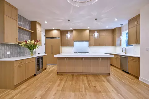 Kitchen - 310 N Nottingham Ave, Glenview, IL 60025 photo 4 of 13