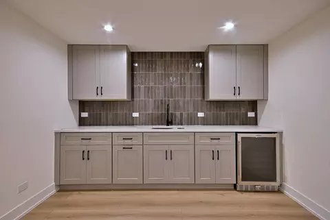 Kitchen - 310 N Nottingham Ave, Glenview, IL 60025 photo 13 of 13