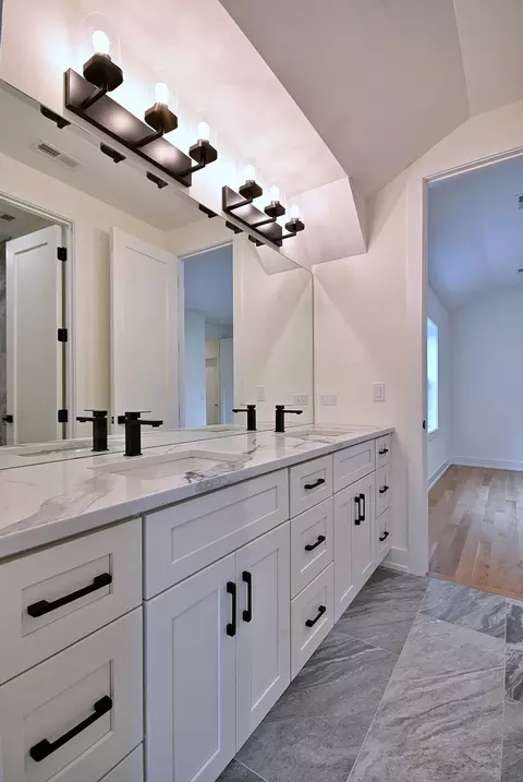 Bath - 310 N Nottingham Ave, Glenview, IL 60025 photo 5 of 15