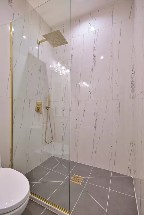 Bath - 310 N Nottingham Ave, Glenview, IL 60025 photo 3 of 15