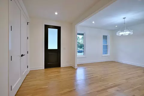 Entry Way - 310 N Nottingham Ave, Glenview, IL 60025 photo 1 of 5
