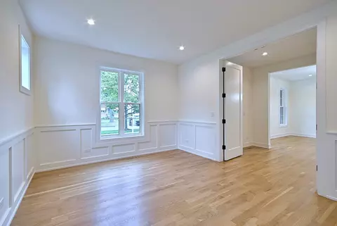 Living - 310 N Nottingham Ave, Glenview, IL 60025 photo 2 of 12
