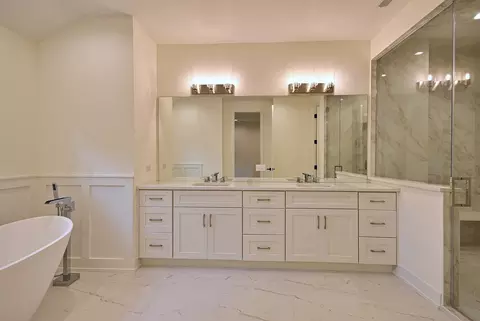 Bath - 310 N Nottingham Ave, Glenview, IL 60025 photo 7 of 15