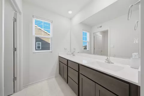 Bath - 25501 W Cerena Cir, Plainfield, IL 60586 photo 2 of 2