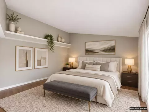 Bedroom - 4806 Turnberry Dr, Hoffman Estates, IL 60010 photo 1 of 5