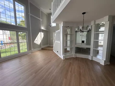 Living - 4806 Turnberry Dr, Hoffman Estates, IL 60010 photo 5 of 7