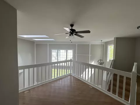Entry Way - 4806 Turnberry Dr, Hoffman Estates, IL 60010 photo 2 of 2
