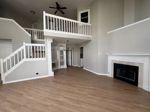 Living - 4806 Turnberry Dr, Hoffman Estates, IL 60010 photo 4 of 7