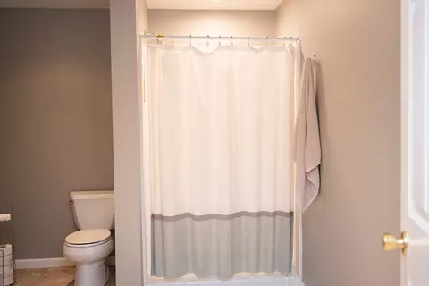 Bath - 917 Eddy Rd, Bloomington, IL 61704 photo 6 of 6