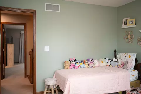 Bedroom - 917 Eddy Rd, Bloomington, IL 61704 photo 4 of 11