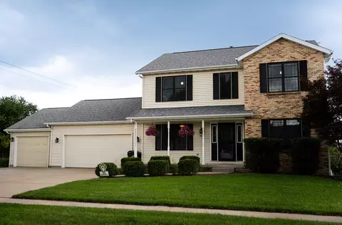 Exterior - 917 Eddy Rd, Bloomington, IL 61704 photo 6 of 7