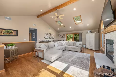 Living - 2116 N Pebble Dr, Mchenry, IL 60051 photo 2 of 4