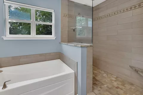 Bath - 16332 Spring Creek Ln, Plainfield, IL 60586 photo 3 of 5