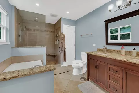 Bath - 16332 Spring Creek Ln, Plainfield, IL 60586 photo 2 of 5