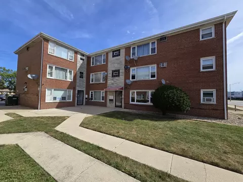 6952 W 65th St #3B, Chicago, IL 60638