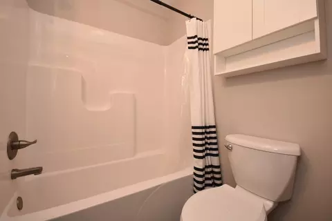 Bath - 406 E Willow St, Normal, IL 61761 photo 2 of 5