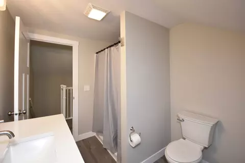 Bath - 406 E Willow St, Normal, IL 61761 photo 5 of 5
