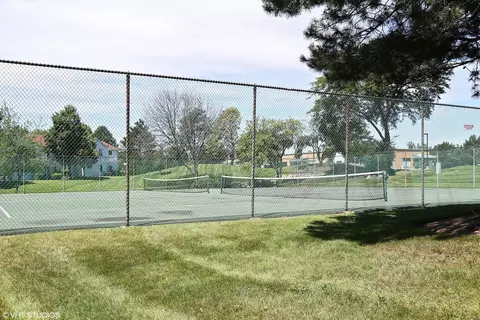 Exterior - 337 Springlake Ln #D, Aurora, IL 60504 photo 2 of 2