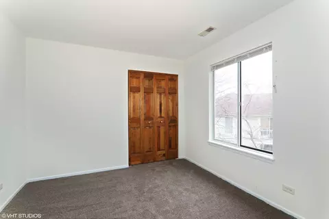 Bedroom - 337 Springlake Ln #D, Aurora, IL 60504 photo 5 of 5