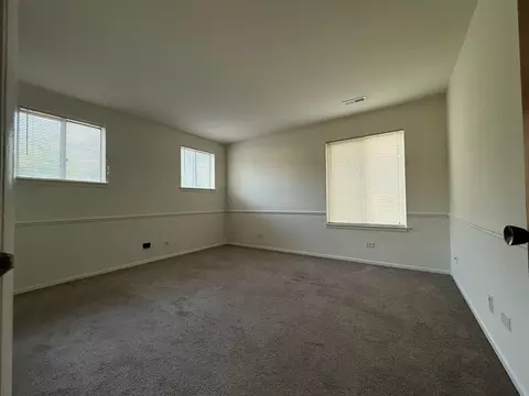 Bedroom - 337 Springlake Ln #D, Aurora, IL 60504 photo 1 of 5