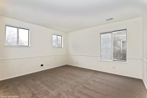 Bedroom - 337 Springlake Ln #D, Aurora, IL 60504 photo 4 of 5