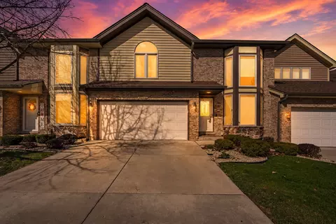 11742 Lighthouse Ln, Palos Heights, IL 60463