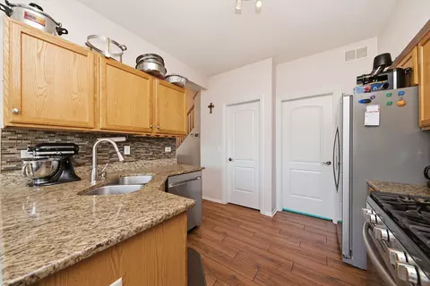 Kitchen - 4160 Oak Tree Ln, Plainfield, IL 60586 photo 3 of 3