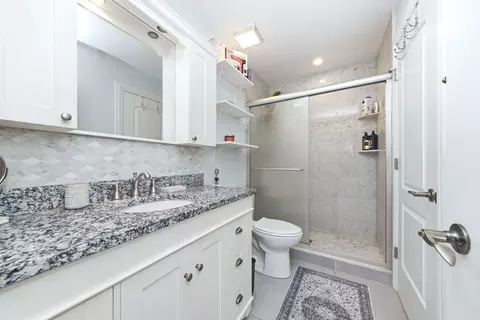 Bath - 4160 Oak Tree Ln, Plainfield, IL 60586 photo 2 of 2
