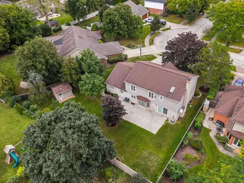 View/Area - 2334 Phillips Dr, Glenview, IL 60026 photo 2 of 2