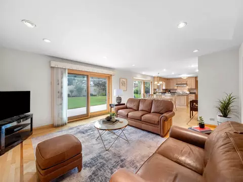 Living - 2334 Phillips Dr, Glenview, IL 60026 photo 2 of 2