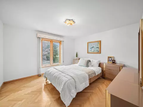 Bedroom - 2334 Phillips Dr, Glenview, IL 60026 photo 3 of 4