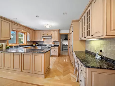 Kitchen - 2334 Phillips Dr, Glenview, IL 60026 photo 2 of 4