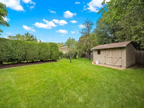 Exterior - 2334 Phillips Dr, Glenview, IL 60026 photo 5 of 5
