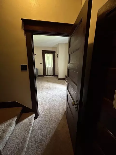 Entry Way - Undisclosed, Fithian, IL 61844 photo 2 of 7
