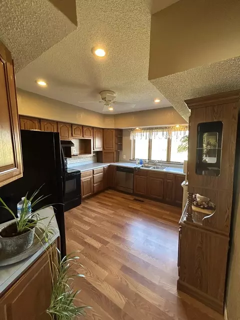 Kitchen - 11014 E 1500 North Rd, Fairmount, IL 61841 photo 1 of 7