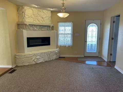 Living - 11014 E 1500 North Rd, Fairmount, IL 61841 photo 3 of 18