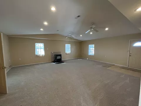 Living - 11014 E 1500 North Rd, Fairmount, IL 61841 photo 6 of 18