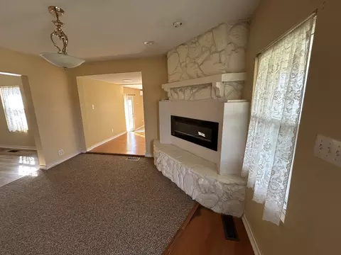 Living - 11014 E 1500 North Rd, Fairmount, IL 61841 photo 2 of 18